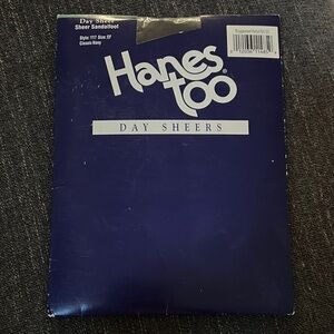 Rare ‘Hanes Too’ Sandlefoot Day Sheers in Classic Navy. Size E/F. New/Sealed